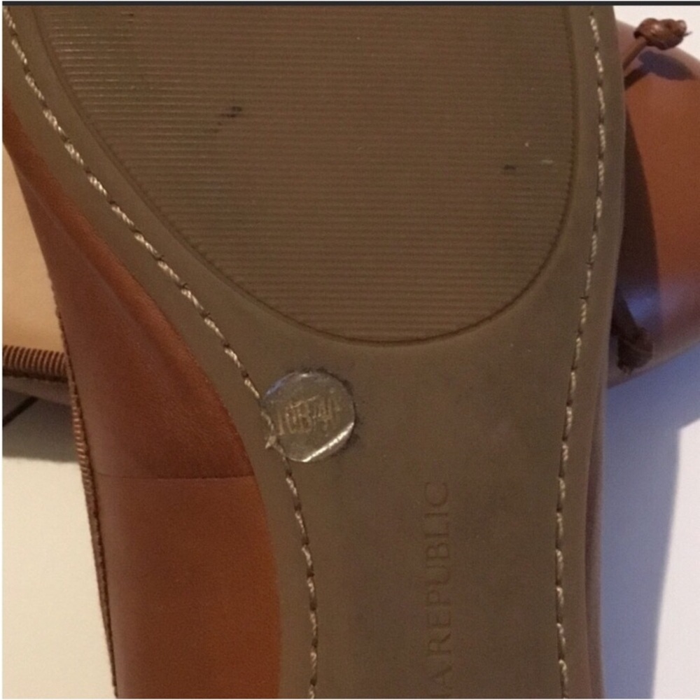 BANANA REPUBLIC FLAT SLIP ON UPPER LEATHER BOW DETAIL SIZE 10-B - Picture 13 of 13